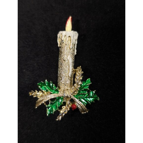 Vintage Gerrys Christmas Candle Brooch Gold Tone Textured Green Holly Pin - Picture 2 of 9